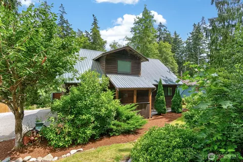 1649 Hemlock Dr, Camano Island, WA 98282