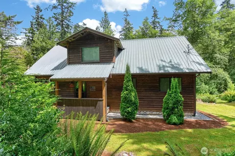 1649 Hemlock Dr, Camano Island, WA 98282