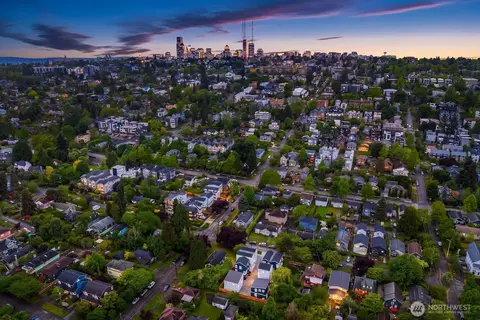 View/Area - 108 29th Ave E, Seattle, WA 98112 photo 2 of 6