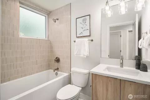 Bath - 108 29th Ave E, Seattle, WA 98112 photo 2 of 2