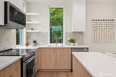 Kitchen - 108 29th Ave E, Seattle, WA 98112 photo 3 of 3