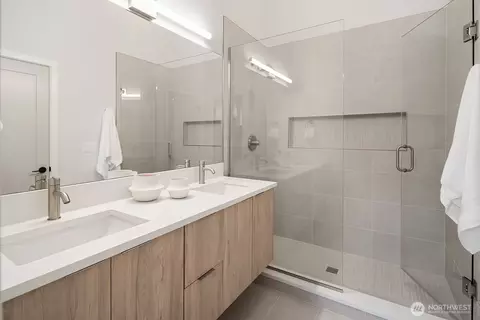 Bath - 108 29th Ave E, Seattle, WA 98112 photo 1 of 2