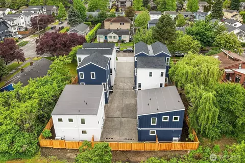 View/Area - 108 29th Ave E, Seattle, WA 98112 photo 5 of 6