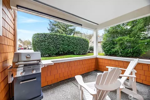 503 225th Ln NE #F101, Sammamish, WA 98074