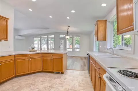 Kitchen - 3232 206th Pl SE, Bothell, WA 98012 photo 5 of 5