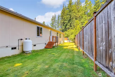 Exterior - 3232 206th Pl SE, Bothell, WA 98012 photo 5 of 10