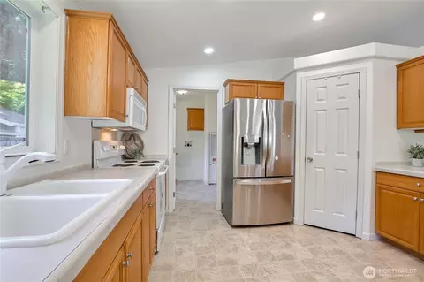 Kitchen - 3232 206th Pl SE, Bothell, WA 98012 photo 2 of 5