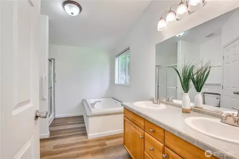 Bath - 3232 206th Pl SE, Bothell, WA 98012 photo 1 of 1