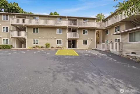 18200 NE 73rd Ave #A111, Kenmore, WA 98028