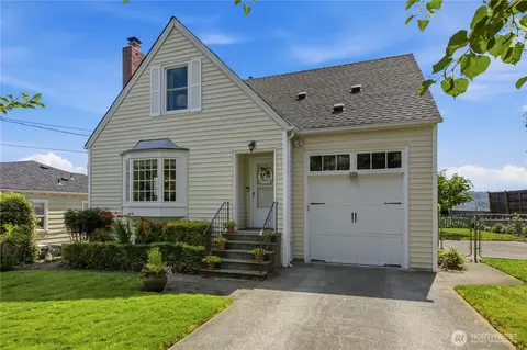 324 Stevens Ave SW, Renton, WA 98057