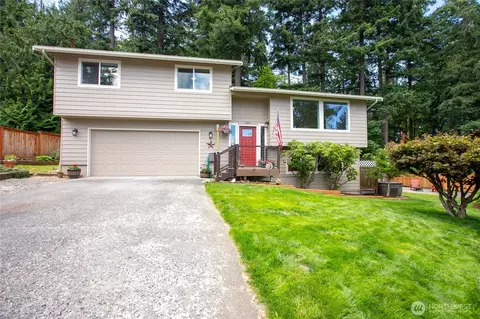 3881 Magrath St, Bellingham, WA 98226