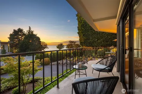 6436 Lake Washington Blvd NE #5, Kirkland, WA 98033