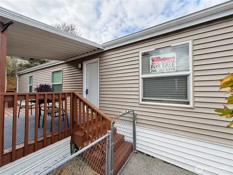 15410 SE 272nd St #10, Kent, WA 98042
