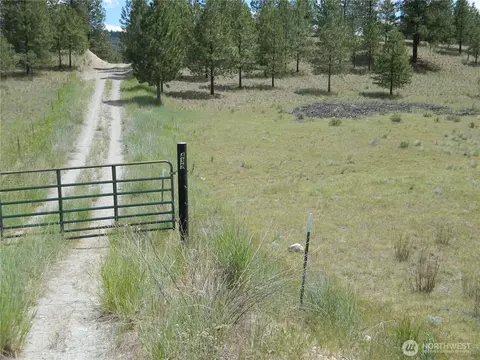 439 Aeneas Valley Rd, Tonasket, WA 98855
