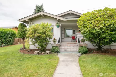 323 N Main St, Montesano, WA 98563