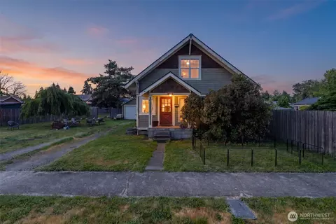 1208 W Pear St, Centralia, WA 98531