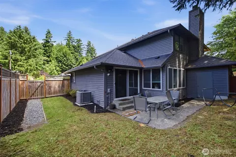 Exterior - 1726 174th Pl SE, Bothell, WA 98012 photo 4 of 12