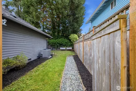 Exterior - 1726 174th Pl SE, Bothell, WA 98012 photo 3 of 12