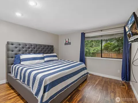 Bedroom - 1726 174th Pl SE, Bothell, WA 98012 photo 3 of 4