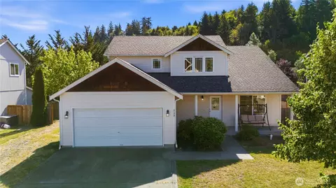 229 W Easton Ave, Eatonville, WA 98328