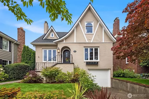 4322 NE 43rd St, Seattle, WA 98105