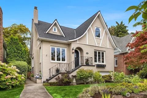 4322 NE 43rd St, Seattle, WA 98105