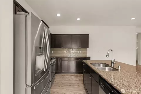Kitchen - 3005 Eagle Loop NE, Lacey, WA 98516 photo 2 of 3