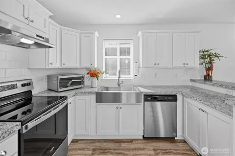 Kitchen - 23708 Locust Way #43, Bothell, WA 98021 photo 3 of 3