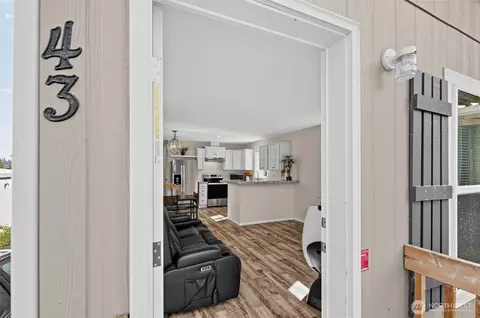 Entry Way - 23708 Locust Way #43, Bothell, WA 98021 photo 1 of 1