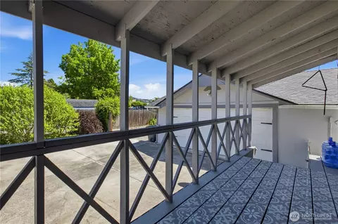Exterior - 1718 Langdon St, Sumner, WA 98390 photo 4 of 10