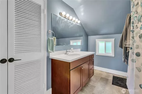 Bath - 1718 Langdon St, Sumner, WA 98390 photo 2 of 2
