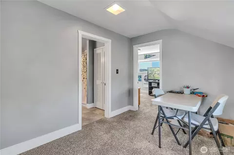 Entry Way - 1718 Langdon St, Sumner, WA 98390 photo 3 of 3