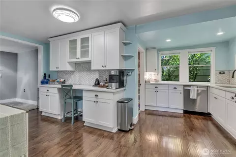 Kitchen - 1718 Langdon St, Sumner, WA 98390 photo 3 of 5