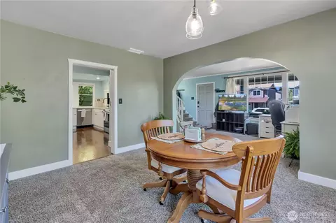 Dining - 1718 Langdon St, Sumner, WA 98390 photo 2 of 2