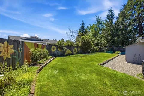 Exterior - 1718 Langdon St, Sumner, WA 98390 photo 9 of 10