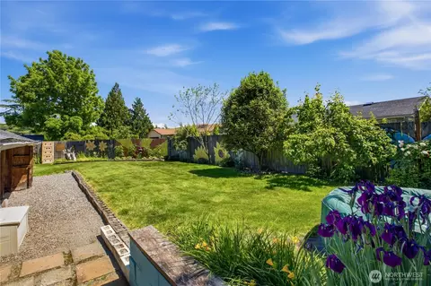 Exterior - 1718 Langdon St, Sumner, WA 98390 photo 8 of 10