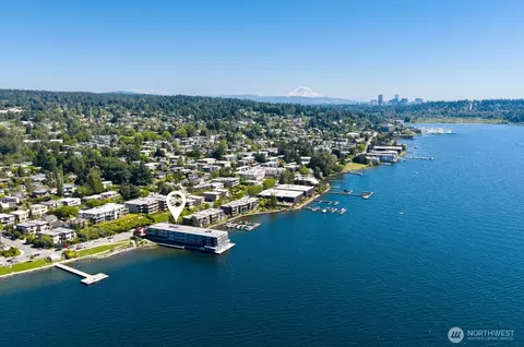 733 Lake St S #301, Kirkland, WA 98033