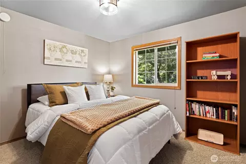 Bedroom - 10103 27th Dr SE, Everett, WA 98208 photo 2 of 3