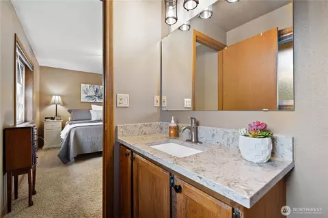 Bath - 10103 27th Dr SE, Everett, WA 98208 photo 1 of 6