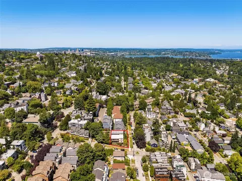 View/Area - 201 26th Ave E, Seattle, WA 98112 photo 7 of 8