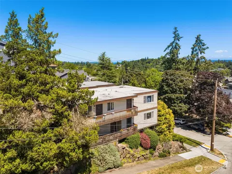 View/Area - 201 26th Ave E, Seattle, WA 98112 photo 3 of 8