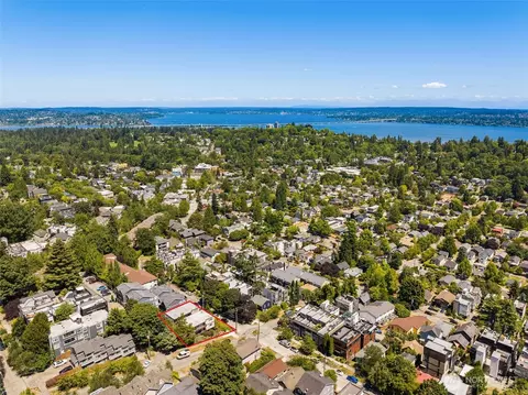 View/Area - 201 26th Ave E, Seattle, WA 98112 photo 8 of 8
