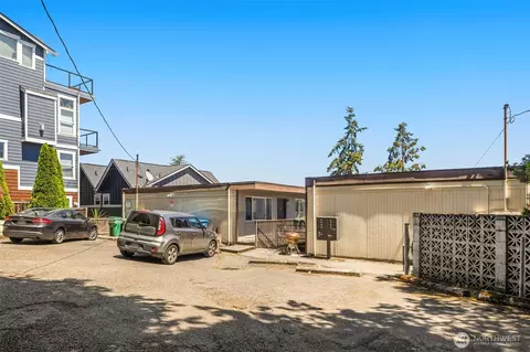 Exterior - 201 26th Ave E, Seattle, WA 98112 photo 2 of 2