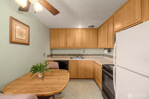 Kitchen - 201 26th Ave E, Seattle, WA 98112 photo 2 of 2
