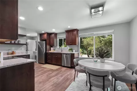 Dining - 2805 York Rd, Everett, WA 98204 photo 1 of 1