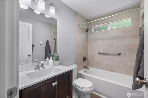 Bath - 2805 York Rd, Everett, WA 98204 photo 3 of 3