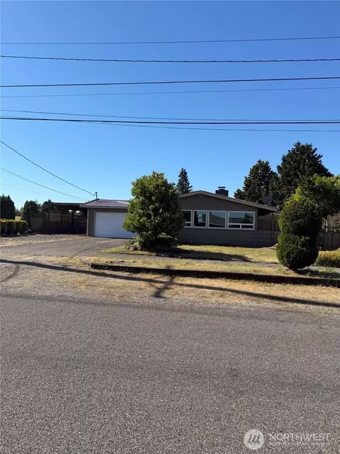 5702 N 14th St, Tacoma, WA 98406