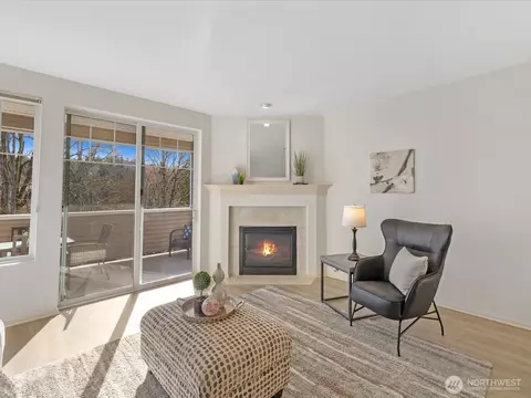 2244 132nd Ave SE #B214, Bellevue, WA 98005