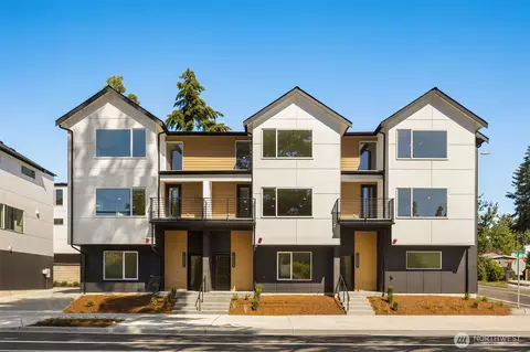 18002 B 10th Ave NE, Shoreline, WA 98155