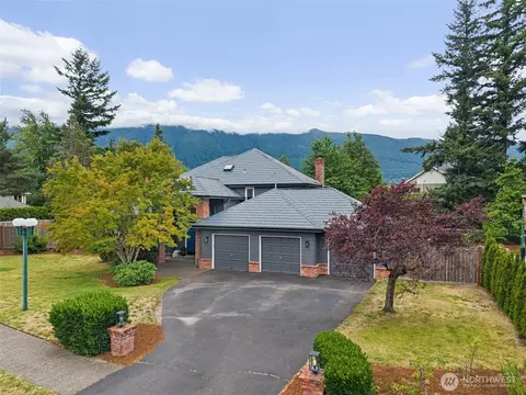 1051 Laforest Dr SE, North Bend, WA 98045